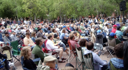 The crowd in Mears Park at the Twin Cities Jazz Festival